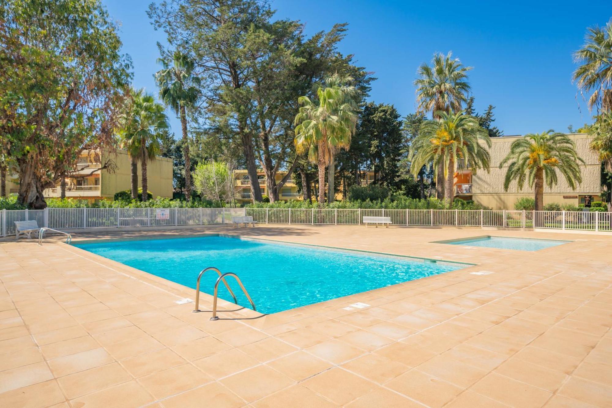 Spacious Apartment At A 5 Min Walk From The Beach Antibes Ngoại thất bức ảnh